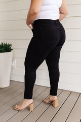 Judy Blue Control Top Classic Skinny Jeans in Black