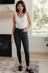 Judy Blue Control Top Skinny Jeans in Washed Black